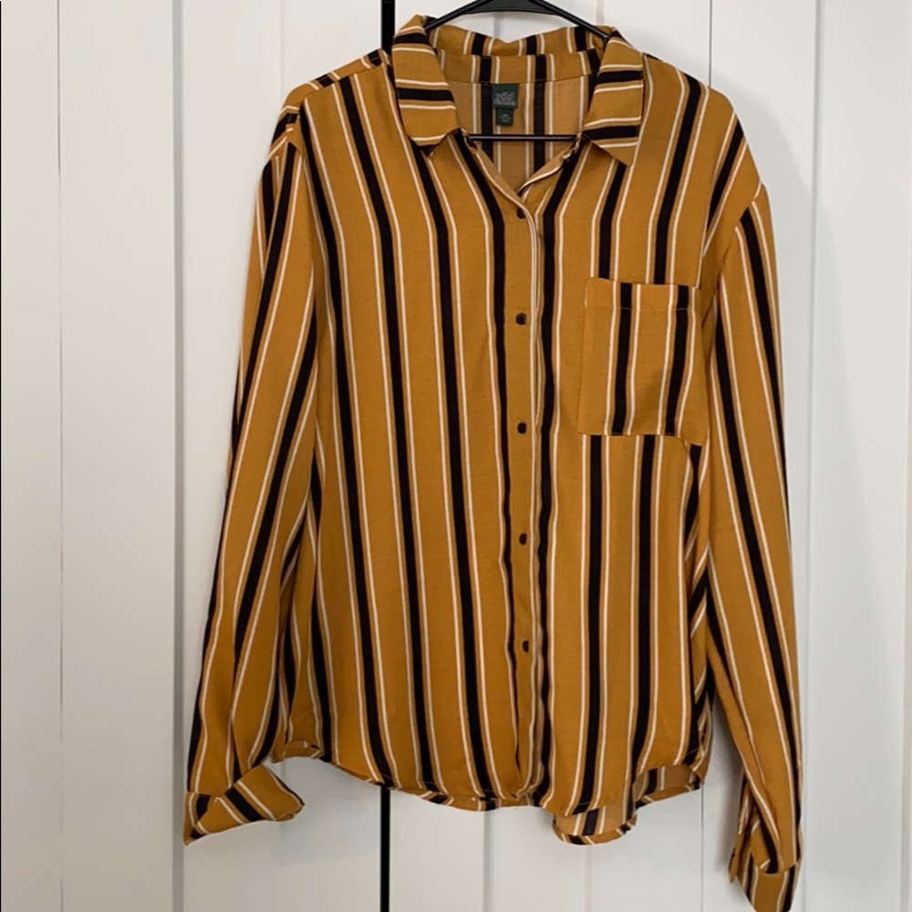 Yellow and black stripe wild fable button up